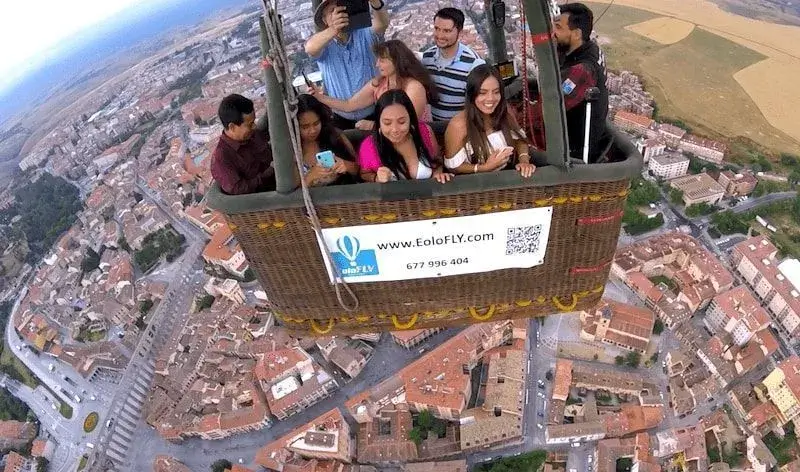 Volando en globo spobre el Acueducto de Segovia