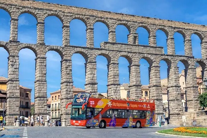 Tours imprescindibles en Segovia - Vuelos en globo Acueducto