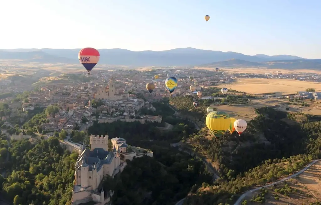Cómo organizar tu pedida de mano en un vuelo en globo 03