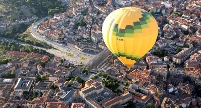 Viaje en Globo en Segovia sobre el Acueducto
