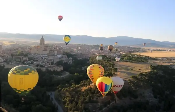 Joyas al realizar un. paseo en globo sobre Segovia 01